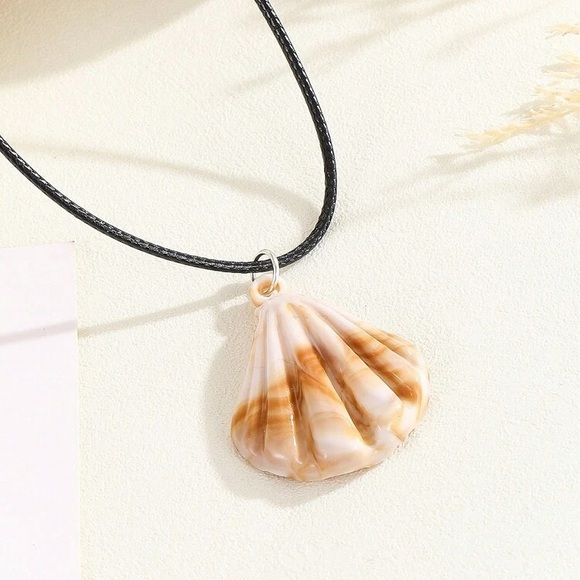 Jewelry - Acrylic Summer Beachy Seashell Conch Shape Pendant Black Leather Rope Necklace
